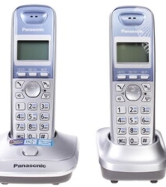 Телефон беспроводной (DECT) Panasonic KX-TG2512RUS (серебристый) Доп трубка в комплекте,АОН, Caller ID,спикерфон на трубке,полифония