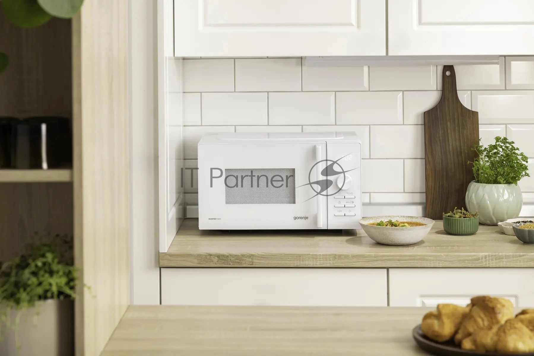 Микроволновая Печь Gorenje MO20A3W5 20л. 800Вт белый
