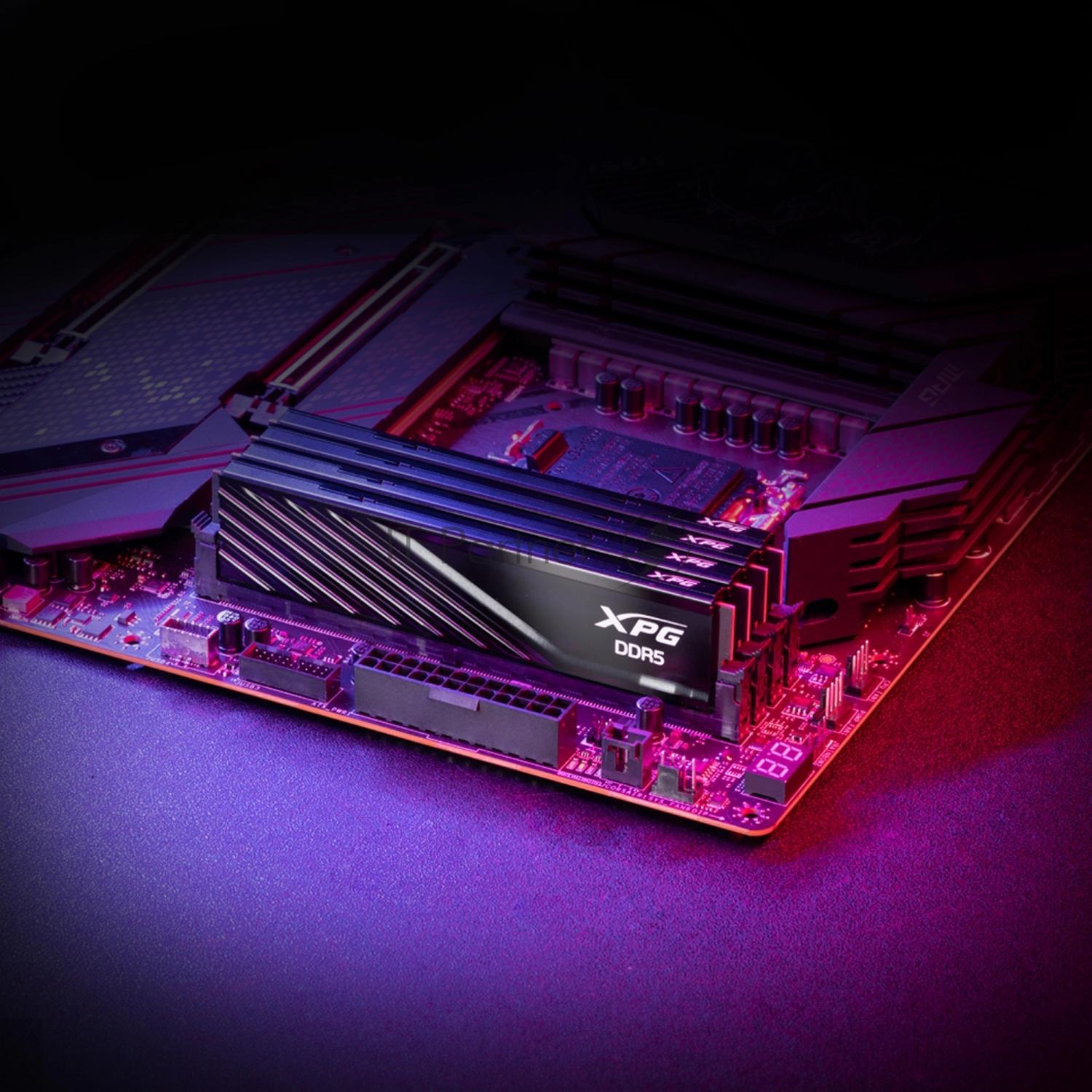 Память DDR5 8GB 5600MHz A-Data AX5U5600C468G-SLABBK XPG Lancer Blade RTL Gaming PC5-44800 CL46 DIMM 288-pin 1.1В single rank с радиатором Ret