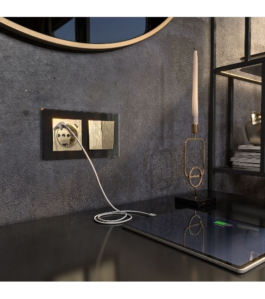 Розетка с заземлением, шторками и USB тип A+C (шампань рифленый )
