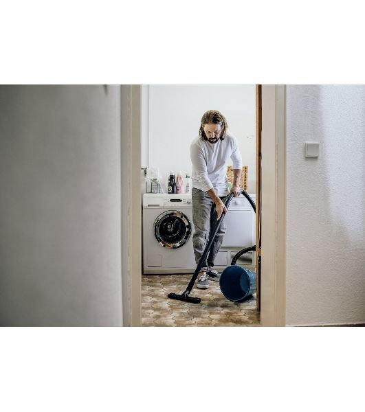 Строительный пылесос Karcher WD 3 S V-17/4/20 желтый, 1000 Вт, уборка сухая/сбор воды, пылесборник мешок/контейнер, 17 л