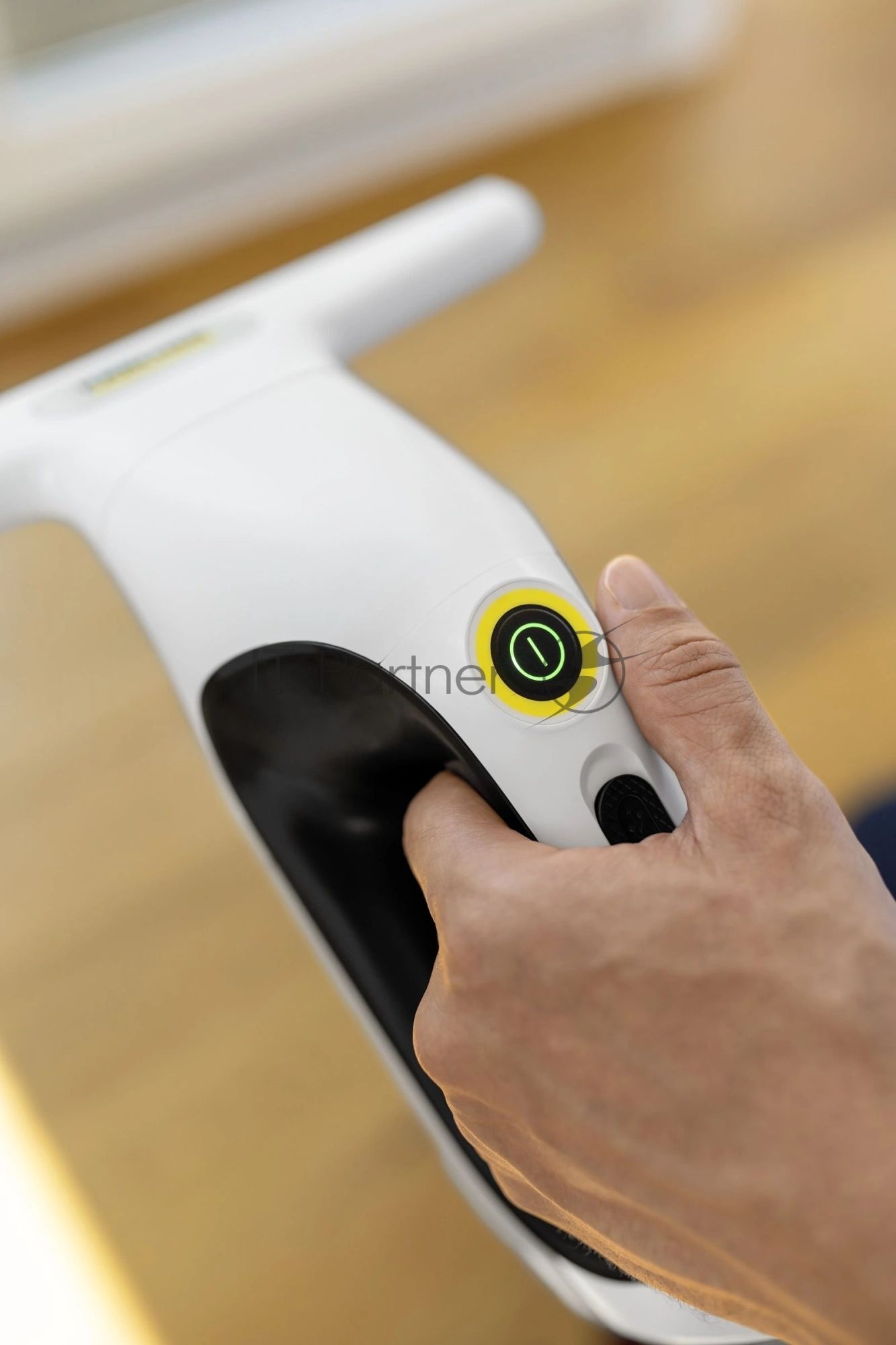 Мойщик окон Karcher WV 2 Universal Care шир.скреб.:280мм пит.:от аккум. белый/желтый