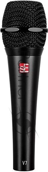 Микрофон динамический sE Electronics V7 BLACK 40 Гц - 19 кГц, суперкардиоида, в комплекте: микрофонный зажим, адаптер с резьбой, чёрная ветрозащита, транспортировочный чехол на молнии. Цвет черный.
