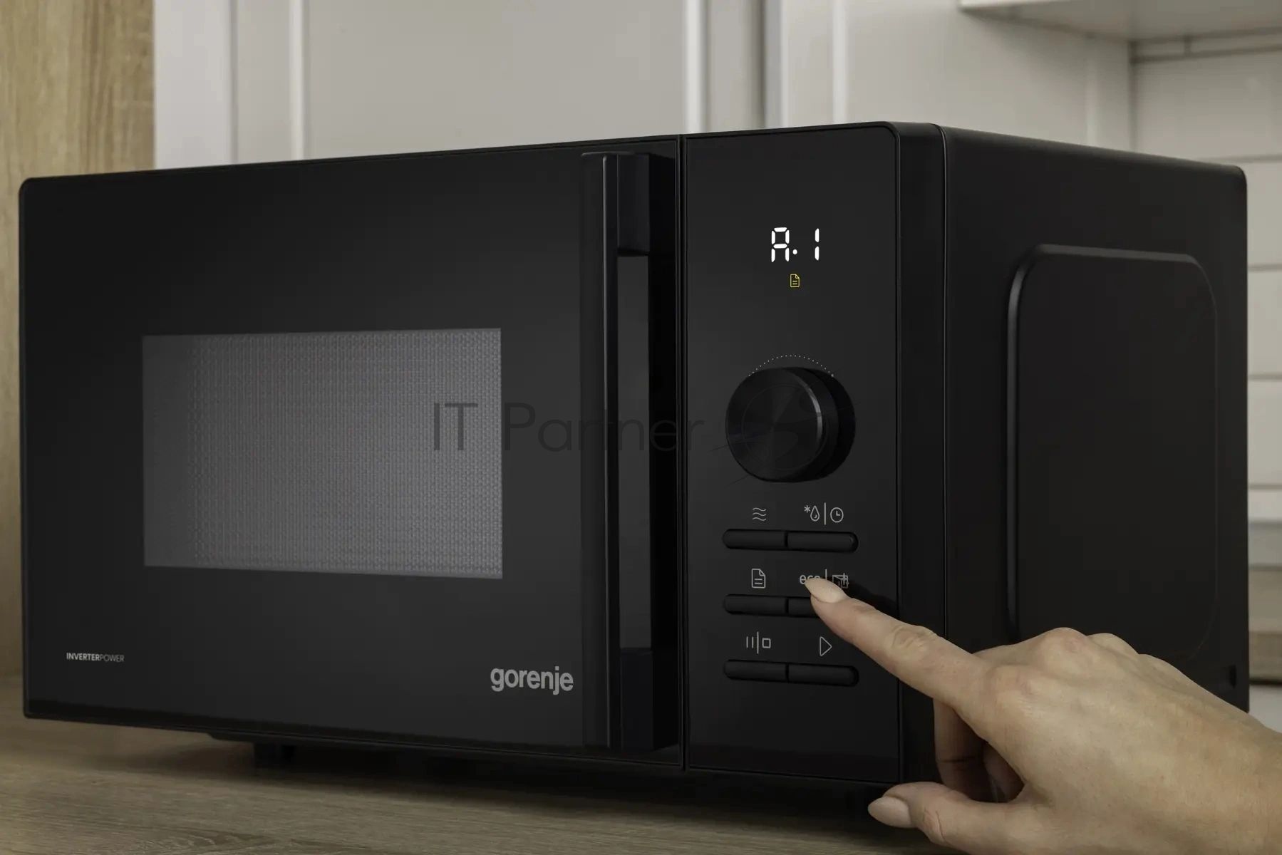 Микроволновая Печь Gorenje MO20A3B5 20л. 800Вт черный