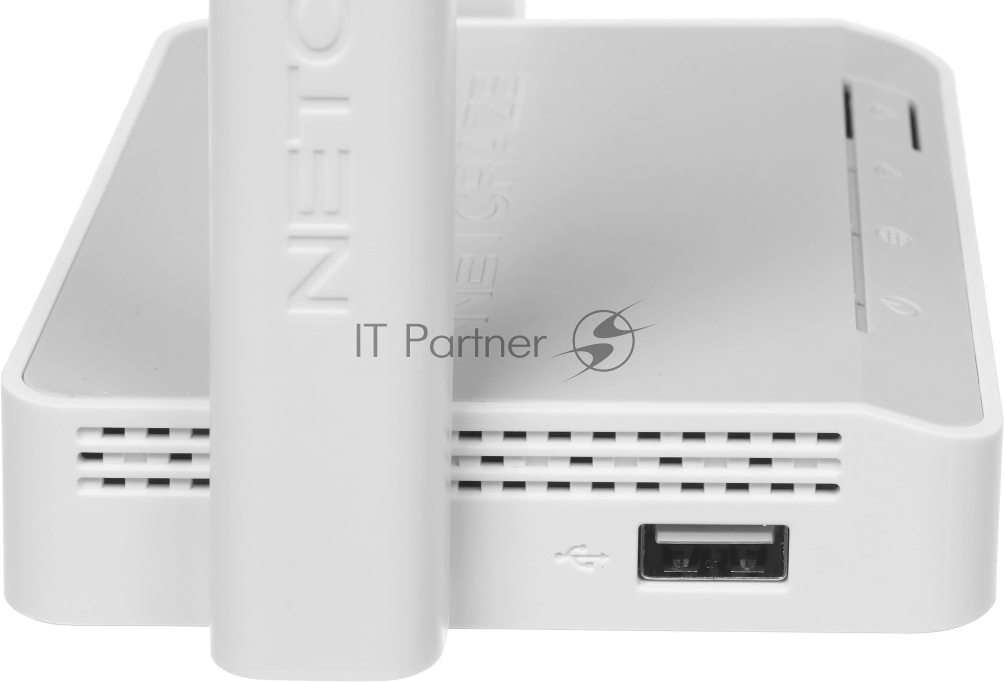 Маршрутизатор AC1200 Mesh Wi-Fi 5 с 4-портовым интеллектуальным коммутатором и портом USB