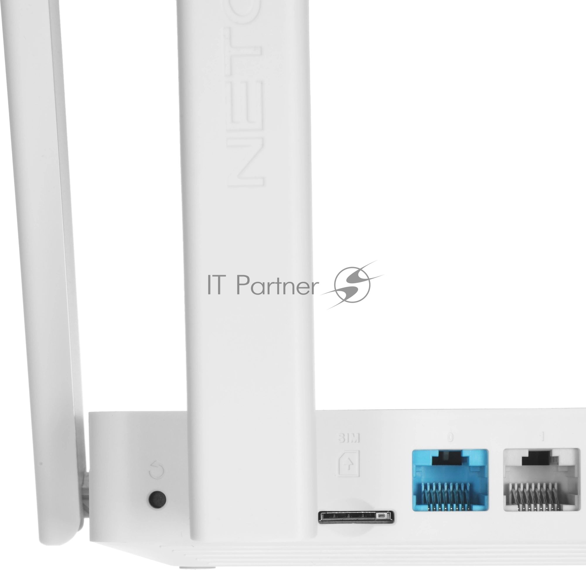 Интернет-центр Netcraze Explorer 4G (NC-4910) с модемом 4G, Mesh Wi-Fi 5 AC1200 и 4-портовым Smart-коммутатором