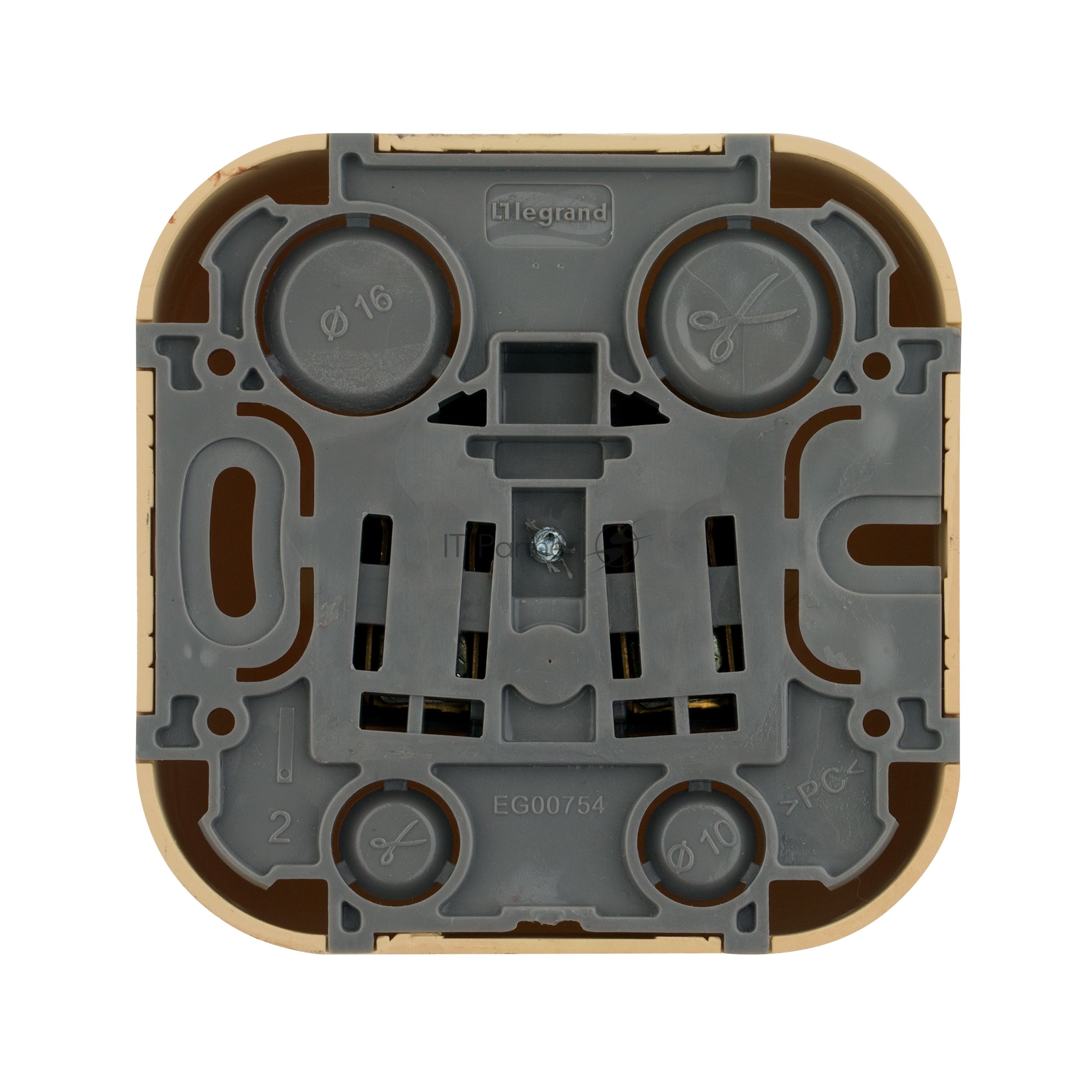 Legrand Legrand 782280 Розетка с заземлением с защитными шторками (Дерево)
