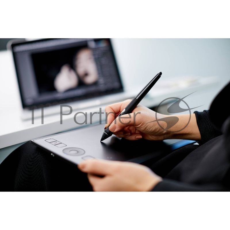 Графический планшет Wacom Intuos Pro S (EN DE RU SV PL)