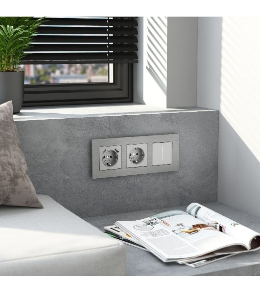 Рамка на 3 поста  AluMax (алюминий) W0033506