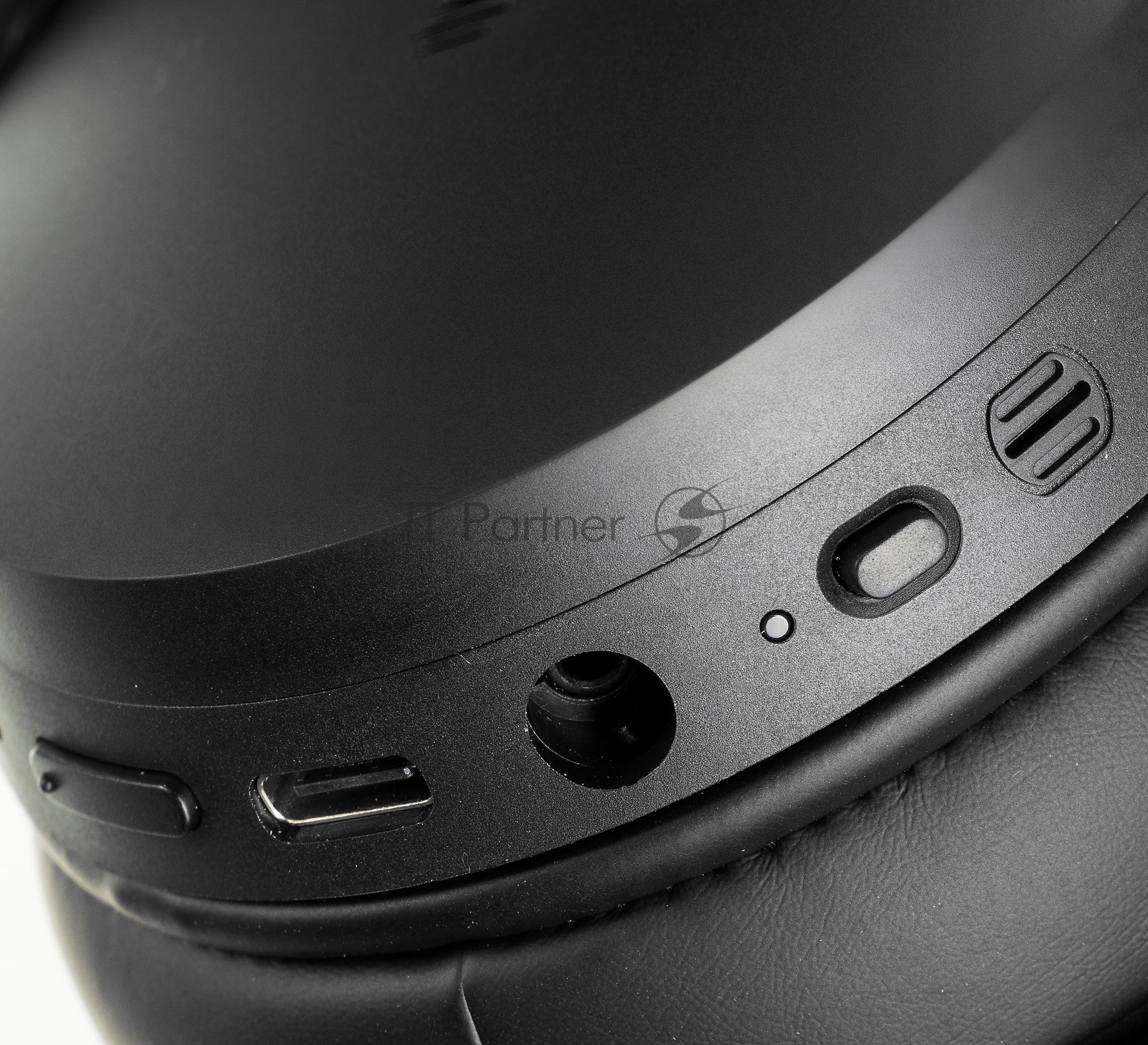 Наушники беспроводные Sennheiser Наушники беспроводные Sennheiser/ Bluetooth 5.0, накладные складные закрытые, активное шумоподавление, 18-22000Гц, 108дБ, микрофон, до 30 часов работы, аудиокедеки: SBC, AAC, AptX™, AptX™ Low Latency, 508386