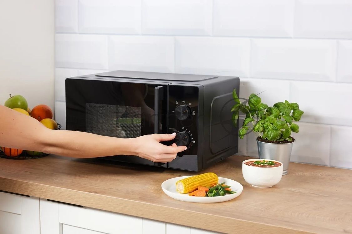 Микроволновая Печь Gorenje MO20E1B5 20л. 700Вт черный
