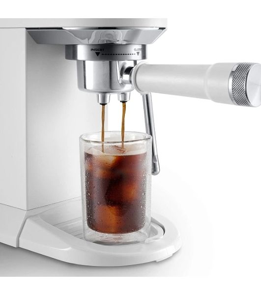 Кофеварка рожковая DeLonghi EC890.WI белый, молотый, 1,1 л, 1450 Вт, 15 бар