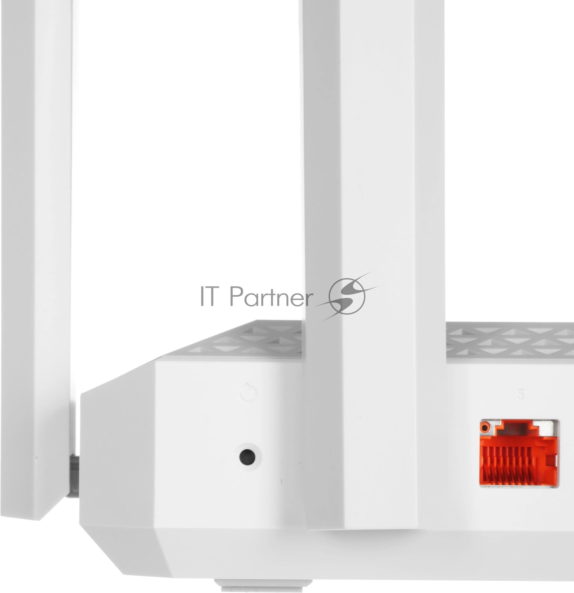 Мультигигабитный интернет-центр Netcraze Ultra (NC-1812) с Mesh Wi-Fi 7 BE7200, Smart-коммутатором 1×10G, 1×2.5G и 4×1G, многофункциональными портами USB 3.2 и 2.0