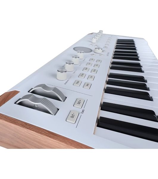 Сценическая клавиатура 230721 Arturia AstroLab 37 White Astrolab White 37 клавиш, полувзвешенная механика, 10 звуковых движков, вокодер, 10 кнопок пресетов, 4 макрорегулятора, MIDI-вход, USB-C и USB-A; аудио Bluetooth; WiFi, цвет белый