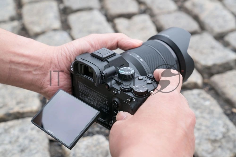 Цифровой фотоаппарат Sony Alpha ILCE-7M3 Body