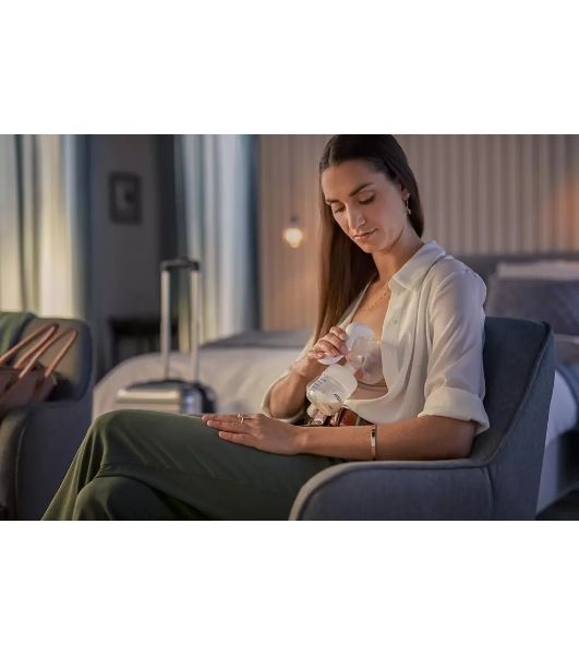 Молокоотсос ручной Philips SCF430/13, вес 0.3 кг, технология Natural Motion, мягкая насадка с адаптивной формой, 3 контейнера для 180 мл. для хранения молока в комплекте