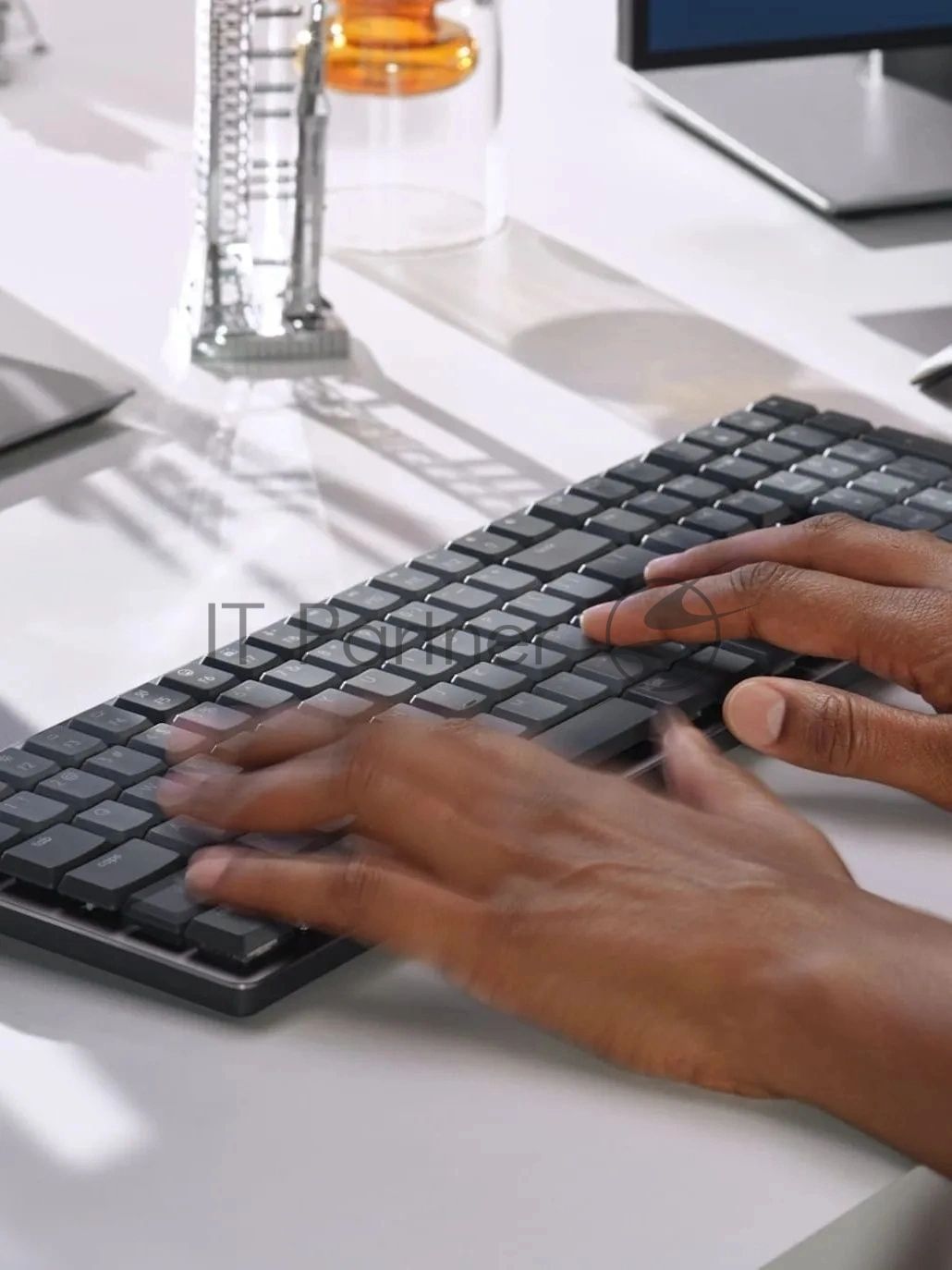 Клавиатура Logitech MX Mechanical механическая черный USB беспроводная BT/Radio slim LED (920-010766)