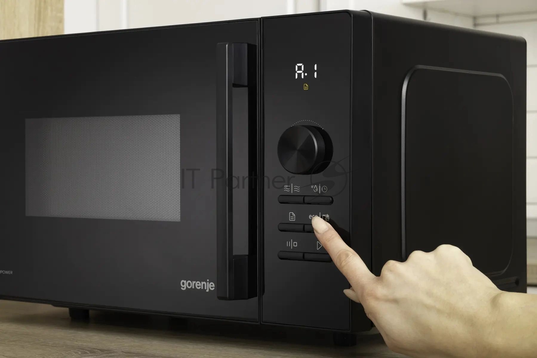 Микроволновая Печь Gorenje MO23A4B5 23л. 800Вт черный