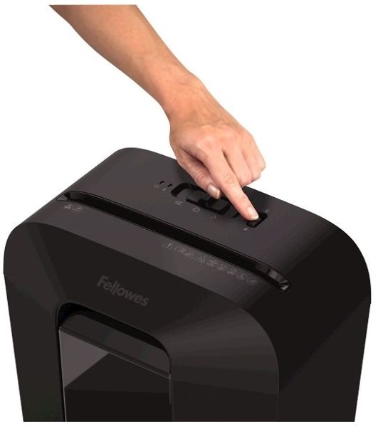 Шредер Fellowes PowerShred LX70 черный (секр.P-4)/перекрестный/11лист./18лтр./скрепки/скобы/пл.карты