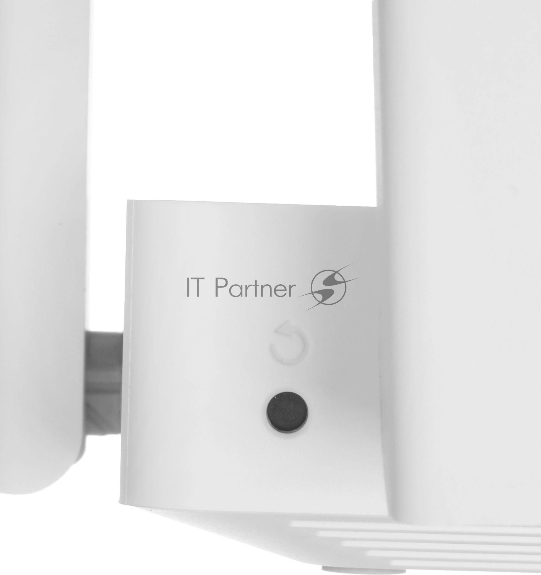 Интернет-центр Netcraze Runner 4G (NC-2212) с модемом 4G, Mesh Wi-Fi N300 и 4-портовым Smart-коммутатором