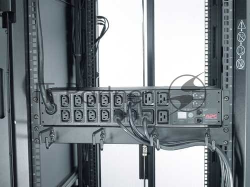 Блок распределения питания APC Rack PDU, Metered, 2U, 32A, 230V, (12) C13 & (4) C19