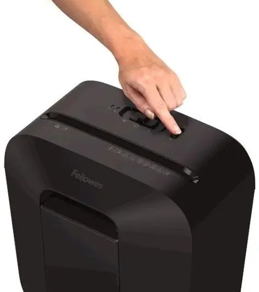 Шредер Fellowes PowerShred LX25 черный (секр.P-4)/перекрестный/6лист./11.5лтр./скрепки/скобы/пл.карты