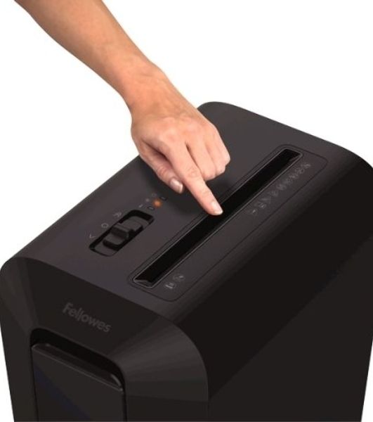 Шредер Fellowes PowerShred LX65 черный (секр.P-4)/перекрестный/10лист./22лтр./скрепки/скобы/пл.карты