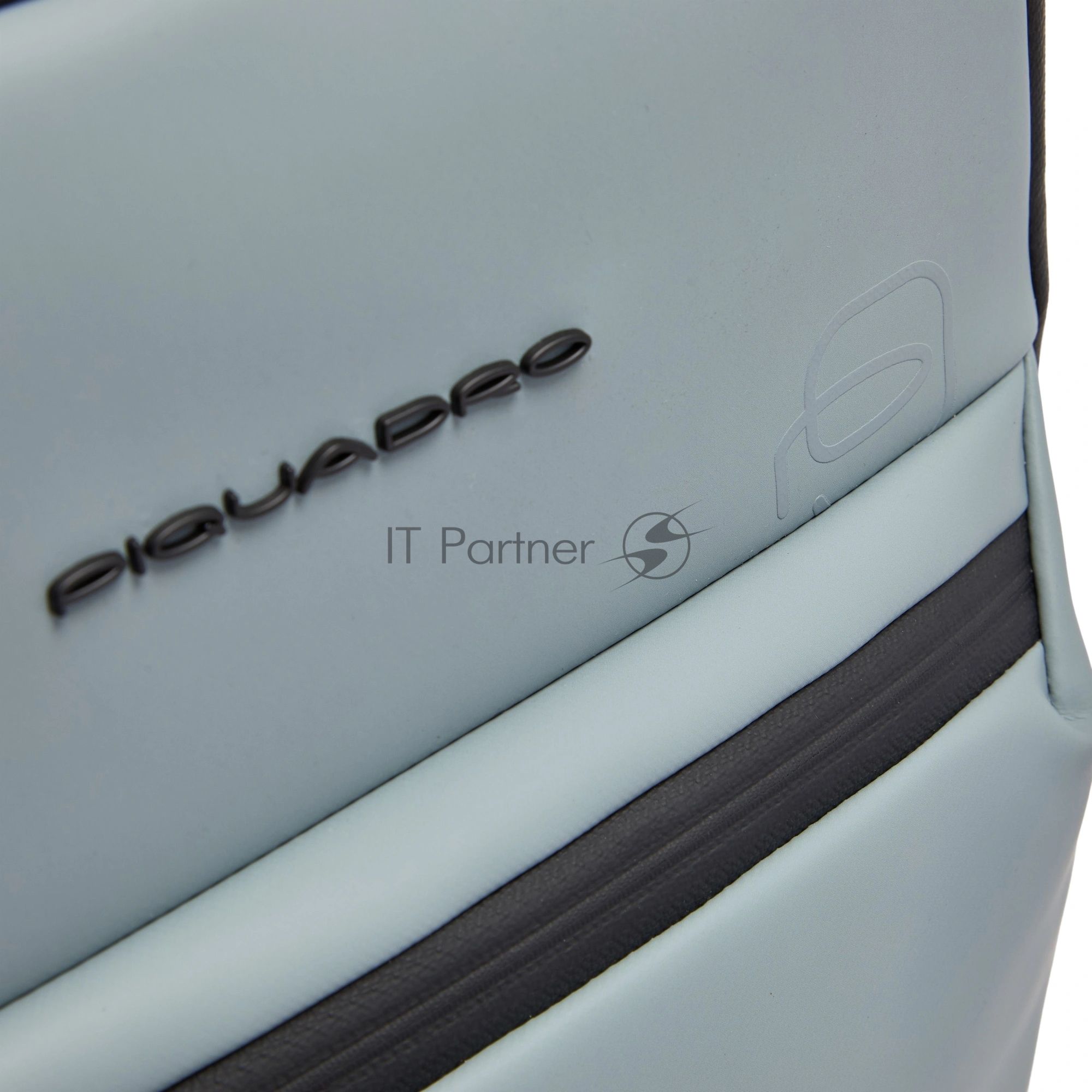 Рюкзак Piquadro C20W CA6638C2OW/AZ2 серо-голубой полиуретан