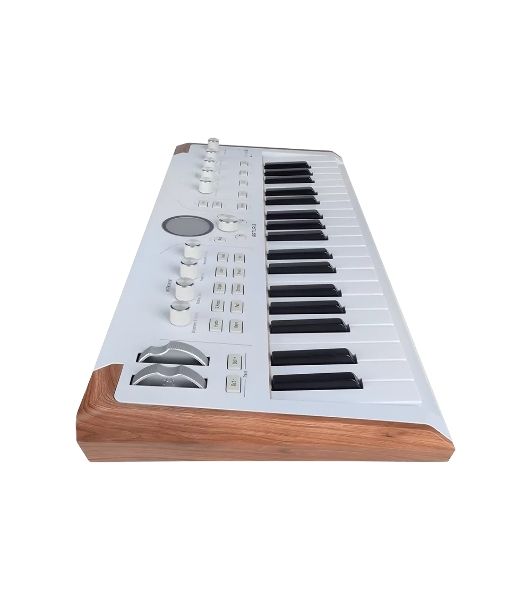 Сценическая клавиатура 230721 Arturia AstroLab 37 White Astrolab White 37 клавиш, полувзвешенная механика, 10 звуковых движков, вокодер, 10 кнопок пресетов, 4 макрорегулятора, MIDI-вход, USB-C и USB-A; аудио Bluetooth; WiFi, цвет белый