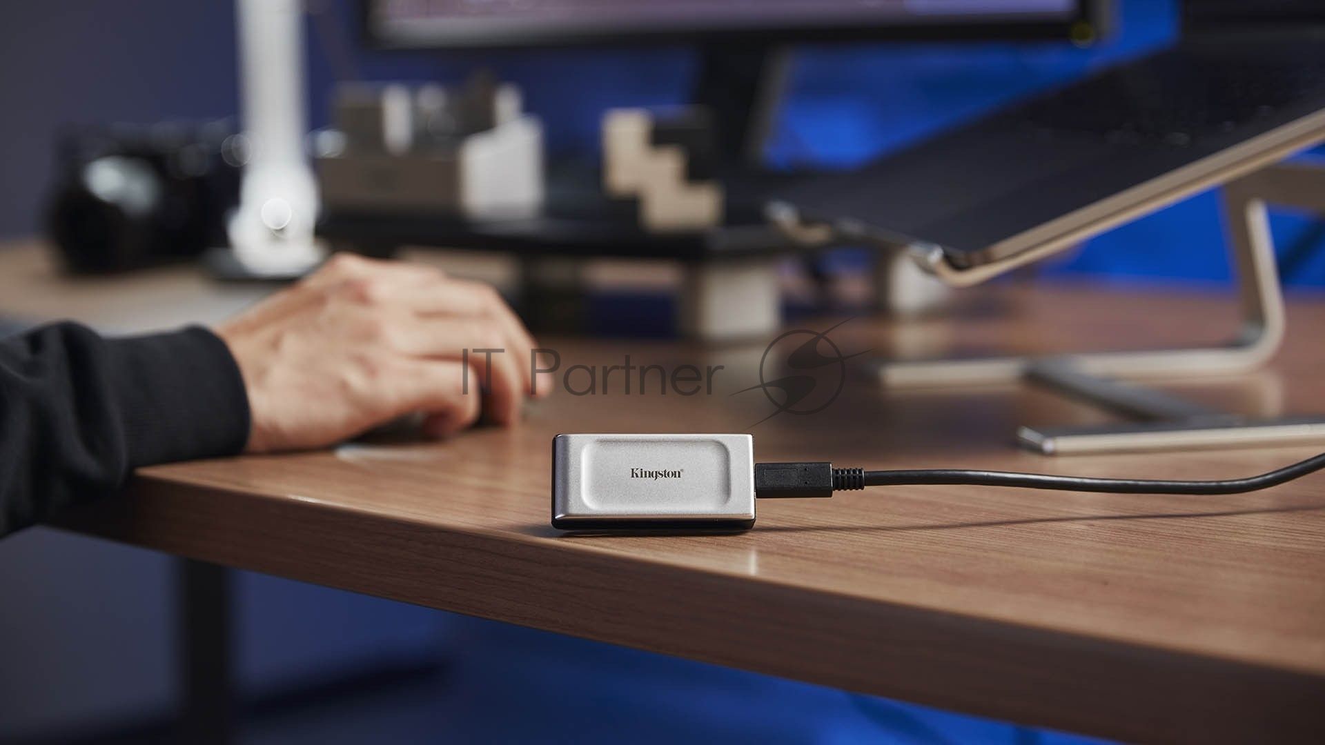 Внешний SSD Kingston XS2000, 2TB, USB 3.2 Gen 2x2 Type-C, R/W 2000/2000, серебристый