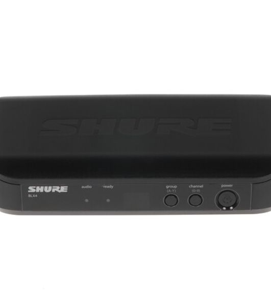 Микрофонная система SHURE SLXD14E/SM35-H56 беспроводная, одноканальная, с поясным передатчиком SLXD1 и головным микрофоном SM35. Частота UHF 518-562 МГц