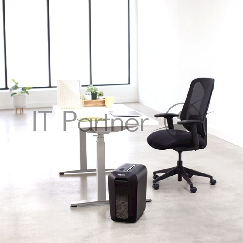 Шредер Fellowes PowerShred LX65 черный (секр.P-4)/перекрестный/10лист./22лтр./скрепки/скобы/пл.карты