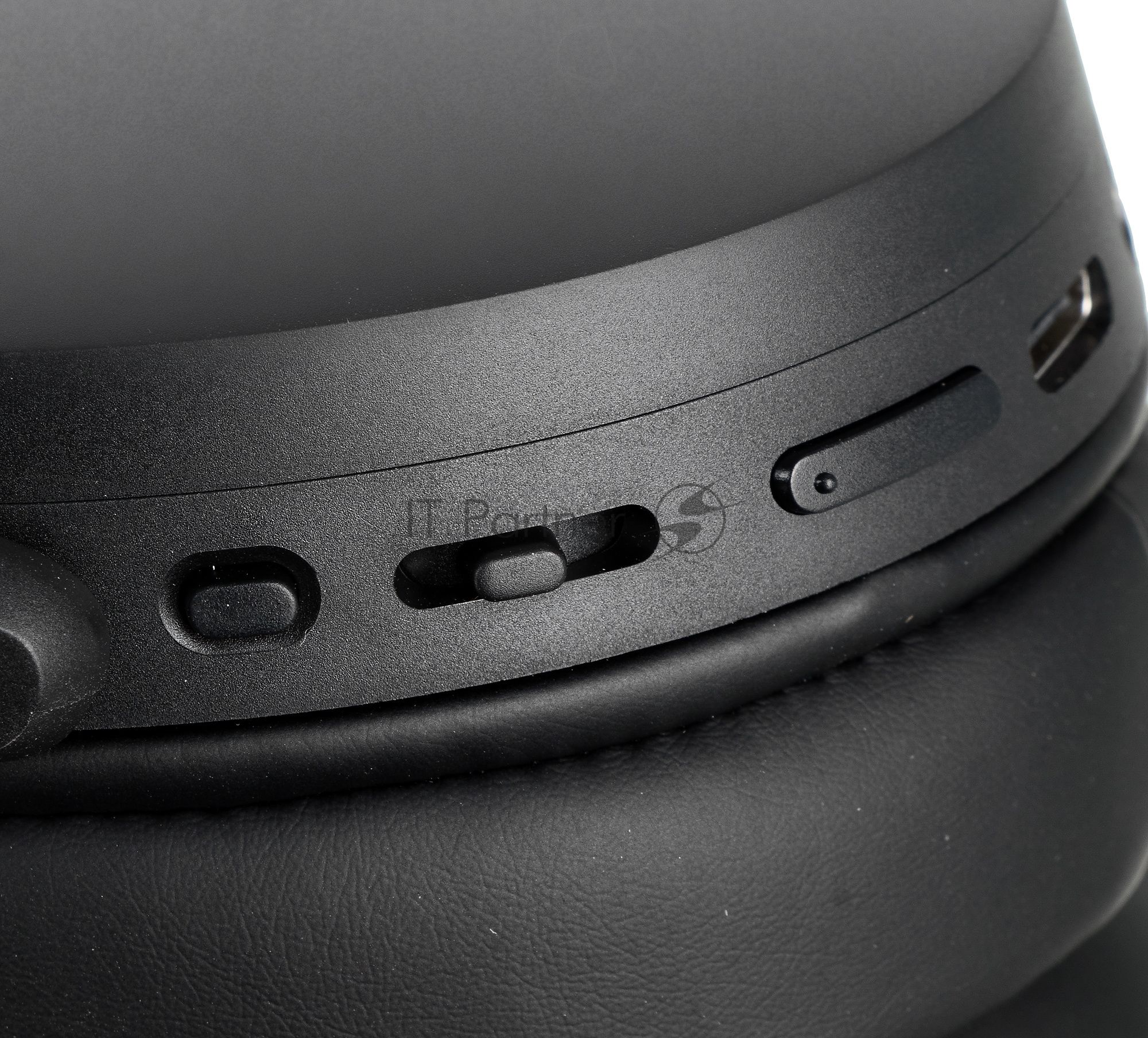 Наушники беспроводные Sennheiser Наушники беспроводные Sennheiser/ Bluetooth 5.0, накладные складные закрытые, активное шумоподавление, 18-22000Гц, 108дБ, микрофон, до 30 часов работы, аудиокедеки: SBC, AAC, AptX™, AptX™ Low Latency, 508386