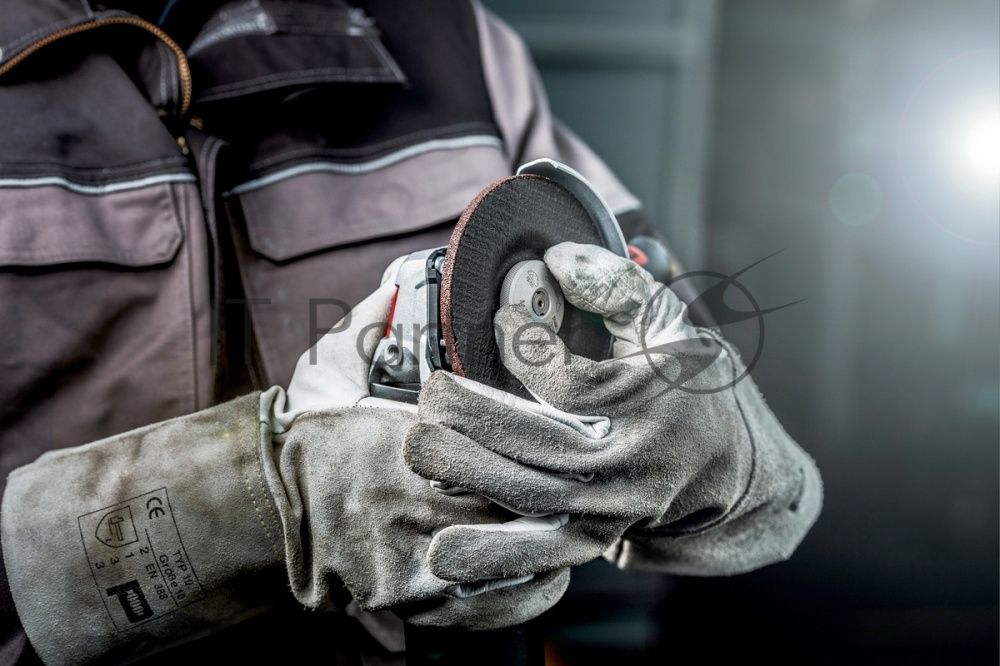 Шлифовальные машины Metabo W 9-125 Quick 600374000 шлифмашина угловая900вт,2.5Нм, 10500 об/мин, вес 2.1 кг