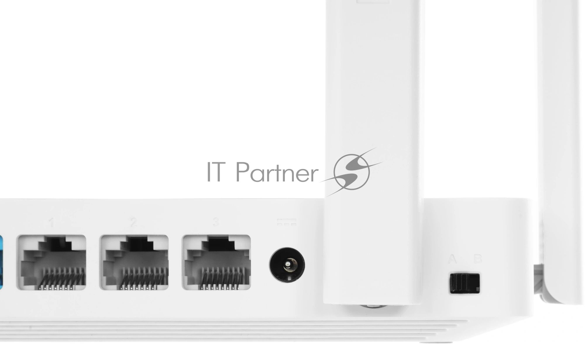 Гигабитный интернет-центр Netcraze Speedster (NC-3013) с Mesh Wi-Fi 5 AC1200, 4-портовым Smart-коммутатором и переключателем режима роутер/ретранслятор