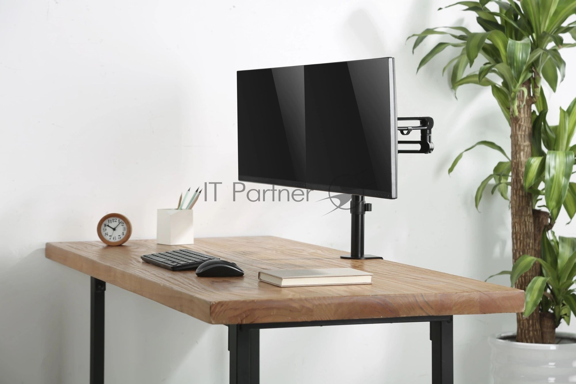 Кронштейн для мониторов Ultramounts UM737 черный 17"-32" макс.8кг крепление к столешнице поворот и наклон
