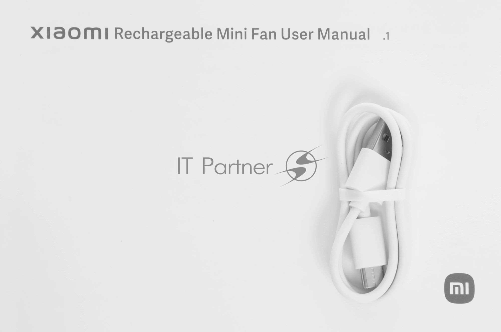 Вентилятор Xiaomi Rechargeable Mini Fan белый, настольный, 10 Вт, 4 скорости, 8.7 см