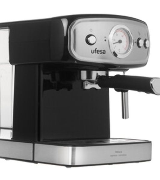 Кофеварка рожковая Ufesa CE7244 BRESCIA черный/серебристый, исп. кофе - молотый, 1.5 л, 850 Вт, 20 бар