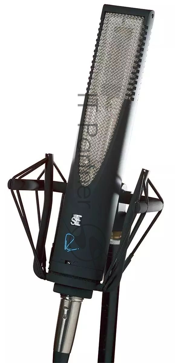 Микрофон конденсаторный sE Electronics RNR1 инструментальный, ленточный, 20 Гц-25 кГц, восьмерка, 25 mV/Pa, 135 дБ, комплектация: держатель-паук, металлический кейс и деревянный кейс с микрофоном