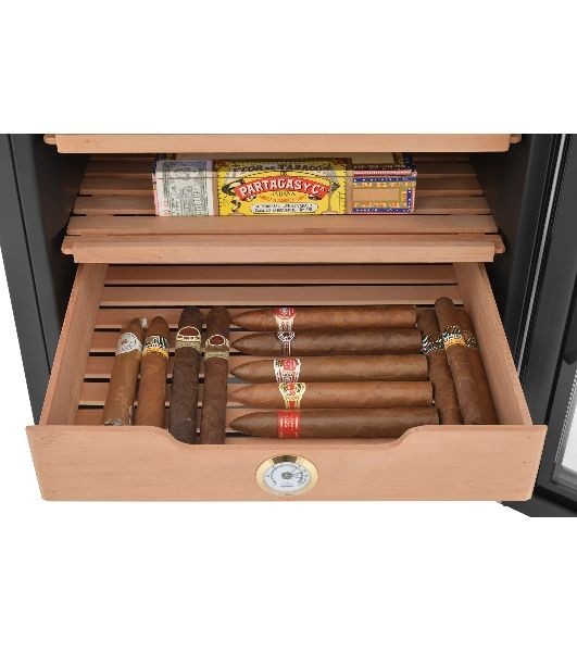 Винный шкаф-хьюмидор ZÜGEL ZTH80DX черный, 70 л, 2 отсека, 8 бут.