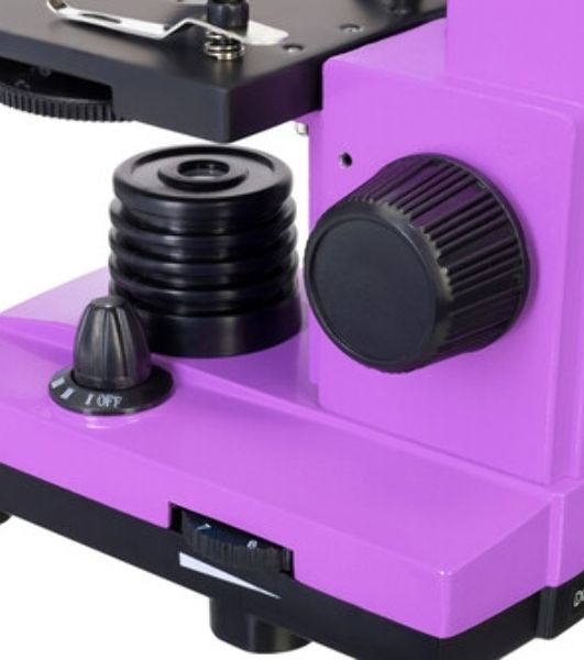 Микроскоп Levenhuk RAINBOW 2L AMETHYST/Аметист Микроскоп с предметным столиком, трехгнездным револьвером, фокусировочным механизмом, двумя источниками света с регулировкой яркости Монокулярная насадка Объективы: 4х, 10х, 40х, Увеличение микроскопа: 64-640