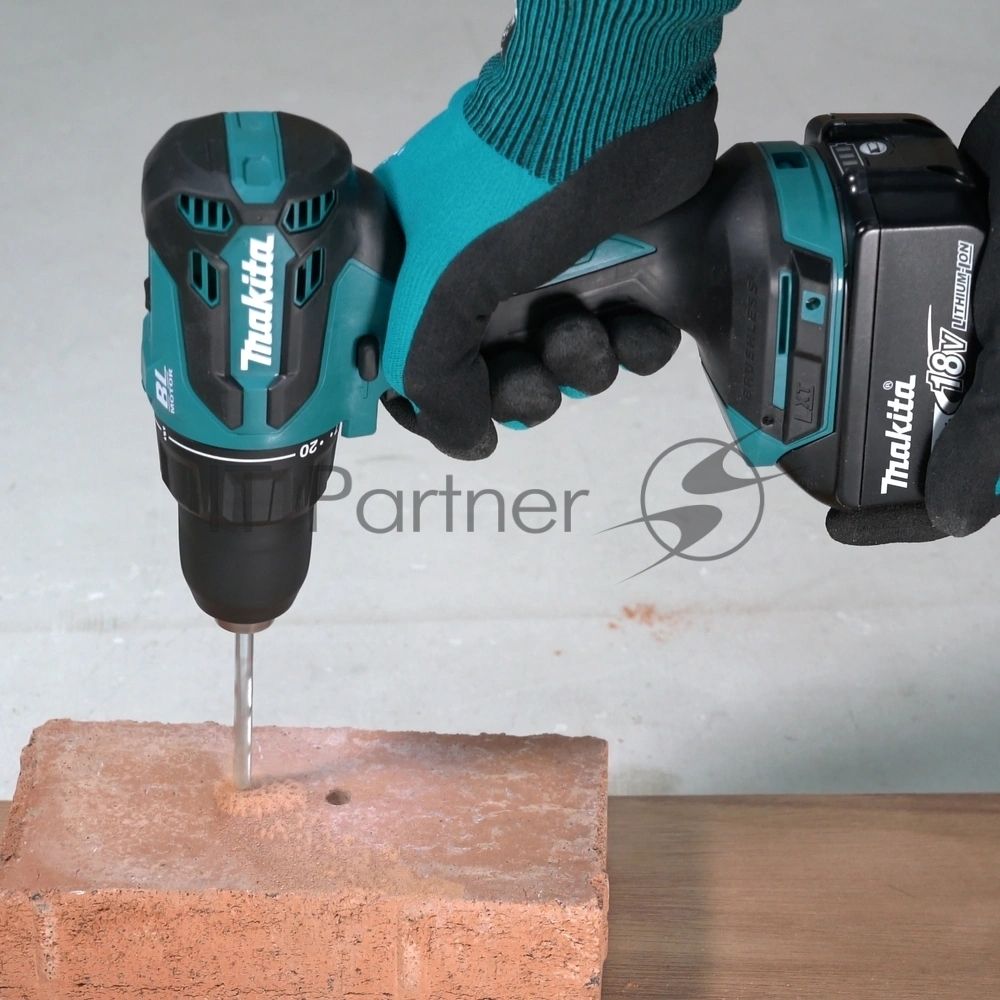 Дрель-шуруповерт Makita DHP490F003, 18 В, 3 Ач, 50 Нм, бесщеточный, ударный