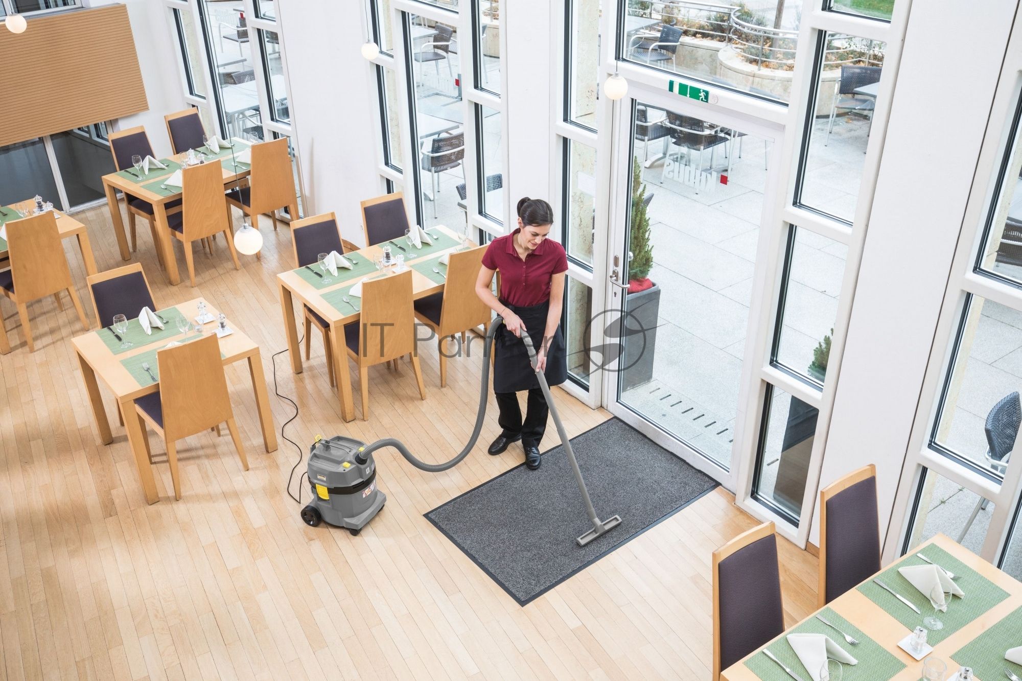 Пылесос строительный Karcher NT 22/1 Ap Te серый, 1300 Вт, уборка сухая/влажная, пылесборник мешок/контейнер, 22 л