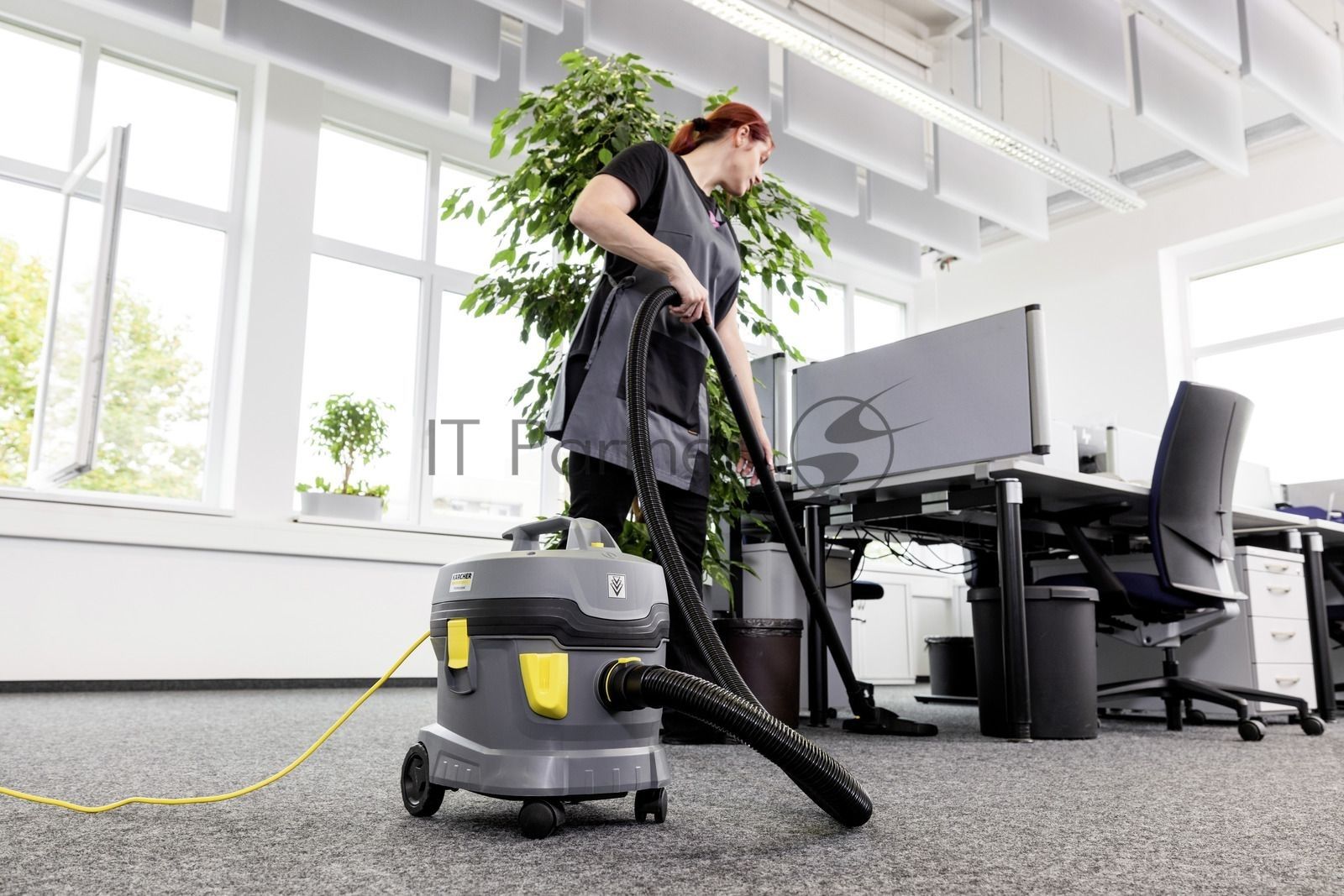 Пылесос Karcher T 11/1 Classic *EU желтый/серый, 850 Вт, уборка сухая, пылесборник контейнер/мешок, 11 л