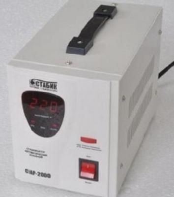 Стабилизатор напряжения RUCELF CTAP-2000VA 2000ВА, диапазон 140-270,однофазный,управление релейное, дисплей,точность 220+-6%, КПД 98%.
