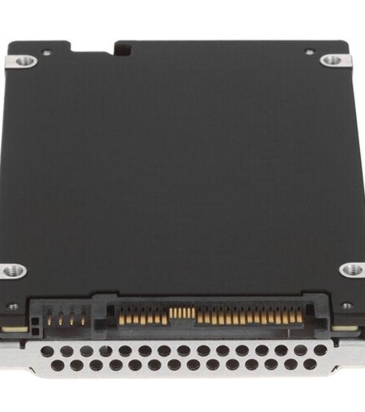 Накопитель SSD Kioxia PM7-V, 3200Gb, 2.5", SAS 4.0 (24 Гбит/с), R/W 4200/3650