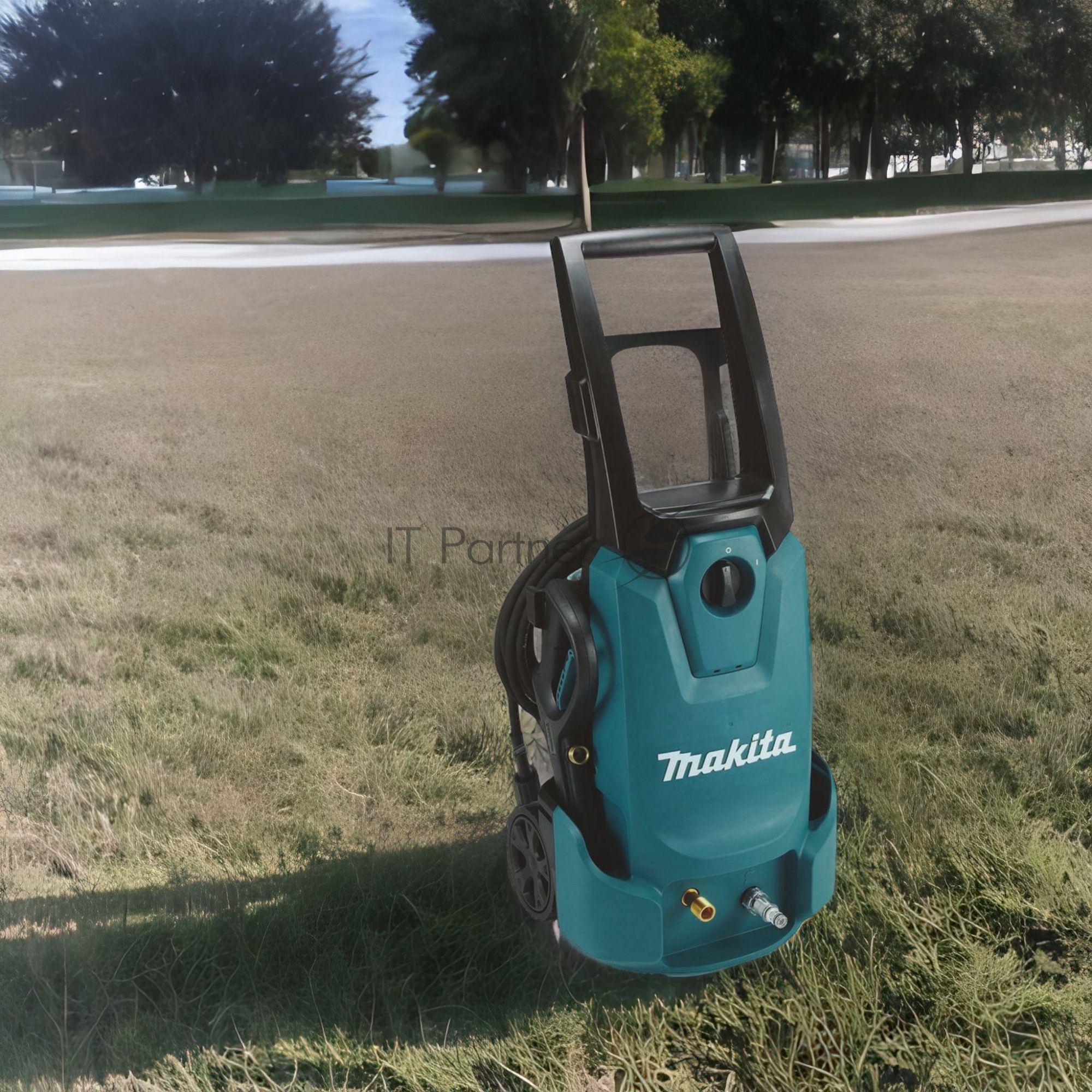 Мойка высокого давления Makita HW1200 1800Вт;100бар;420л/ч;шланг-10м;вес 11 кг