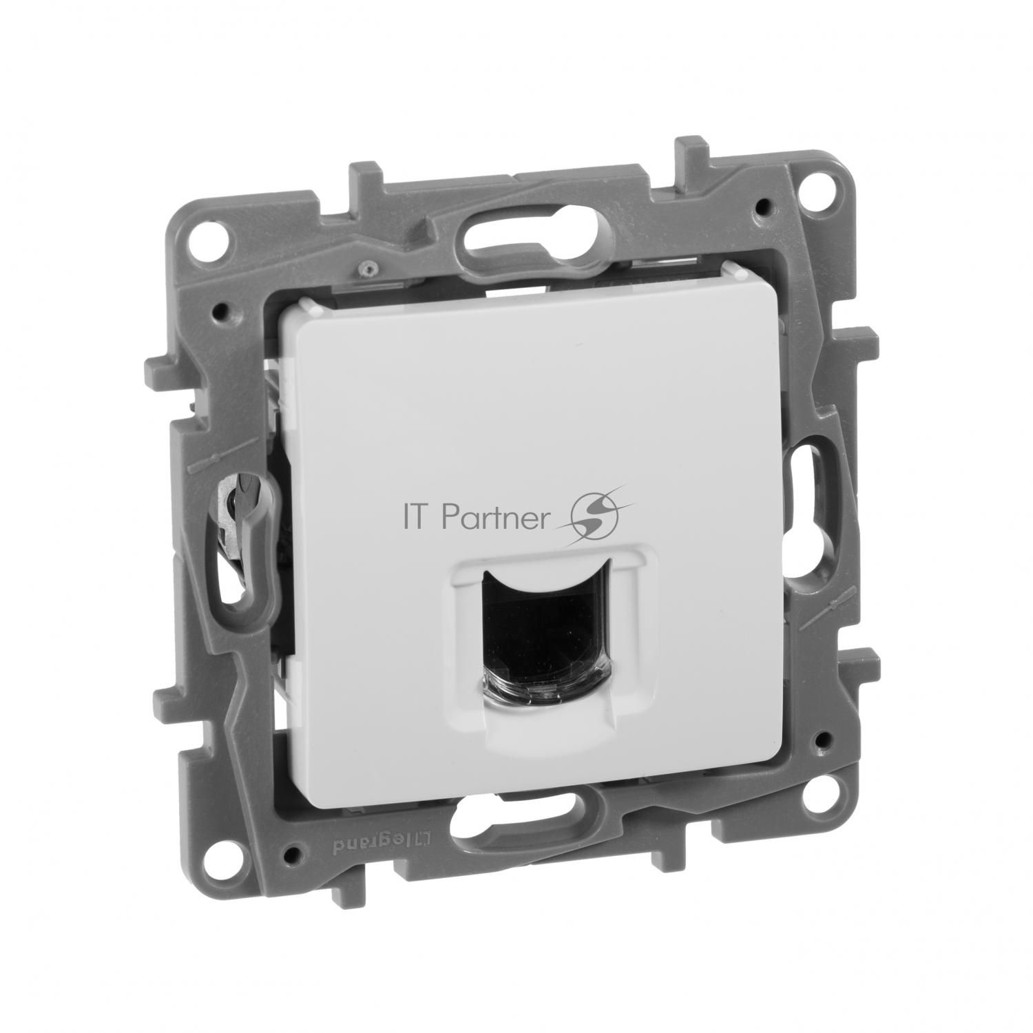Монтажное оборудование Розетка кат.6 UTP, белая, RJ45 разъем, ETIKA LEG-672253