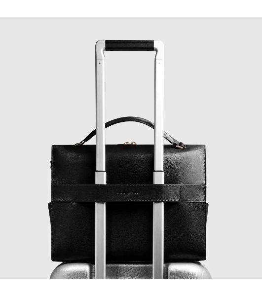 Деловая сумка Piquadro Patricia CA6774W140/N с отделением для ноутбука 14" черная натур.кожа