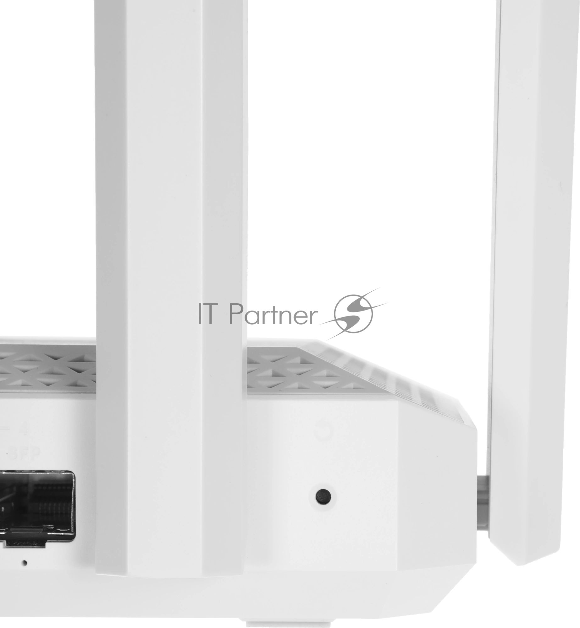 Мультигигабитный интернет-центр Netcraze Giga (NC-1012) с Mesh Wi-Fi 6 AX3000, Smart-коммутатором 1×2.5G/SFP и 4×1G, многофункциональными портами USB 3.0 и 2.0